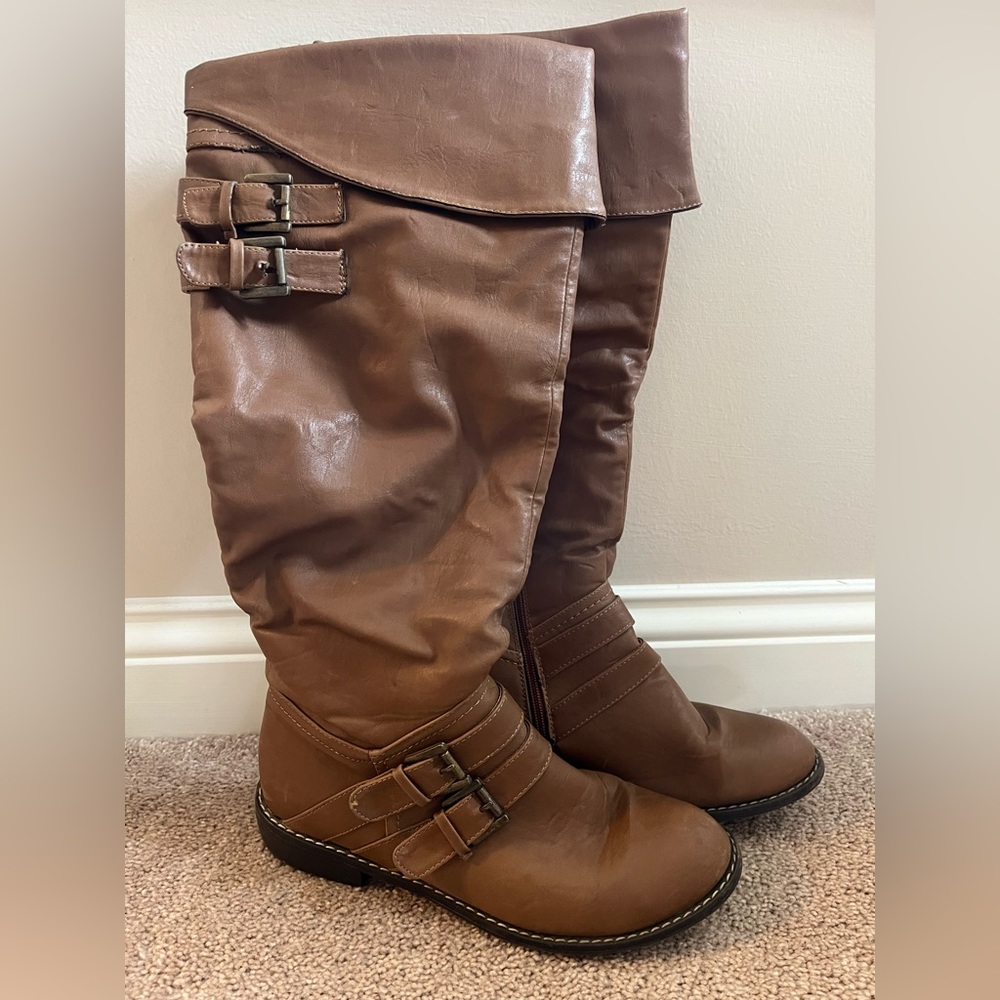 Wild Diva Gerry-01 boots, Taupe color, size 9